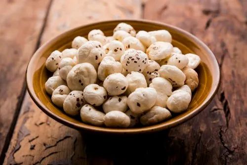 Raw Makhana Small Size (4+)